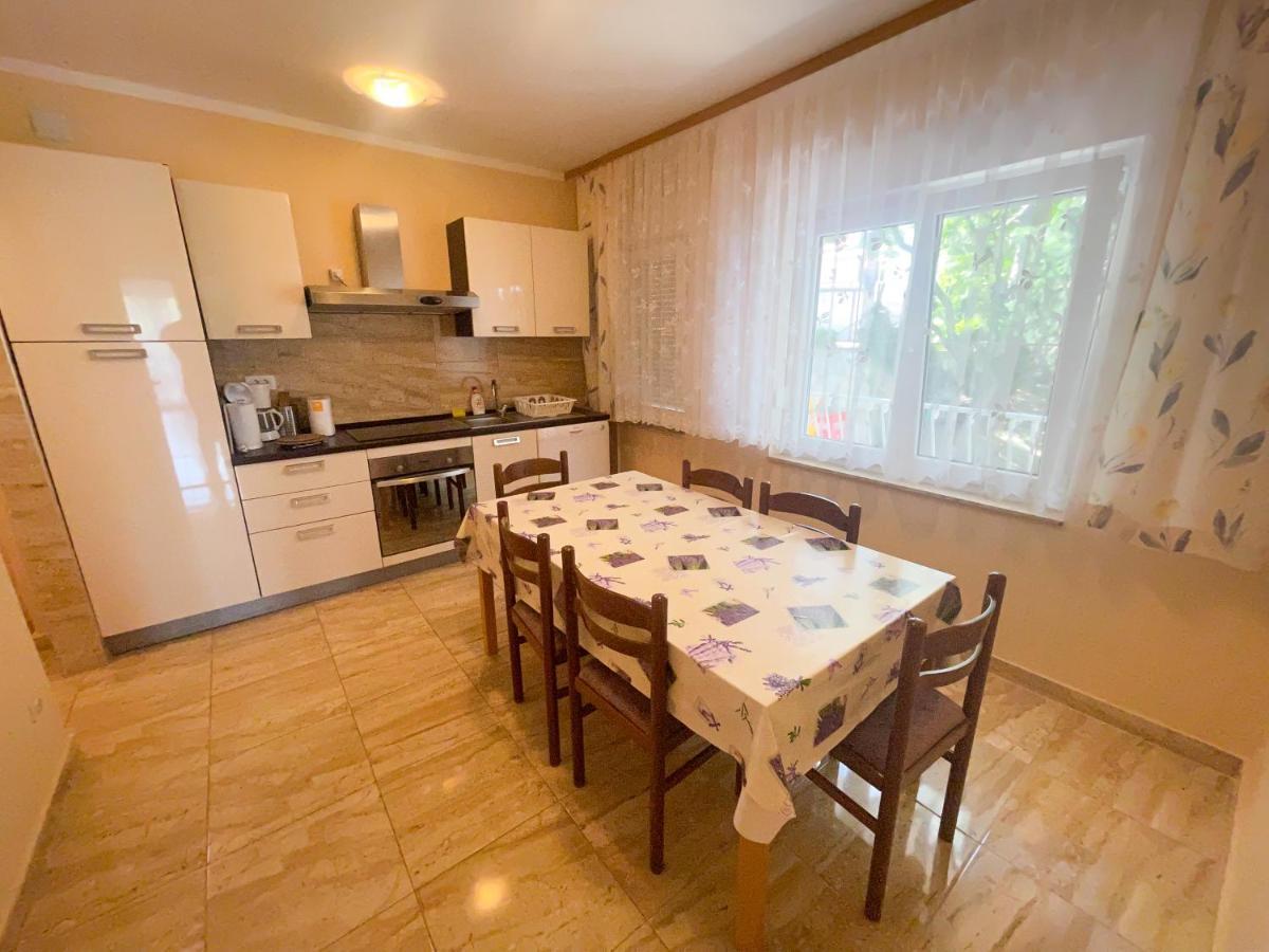 Apartmani Combaj Jadranovo Exteriér fotografie
