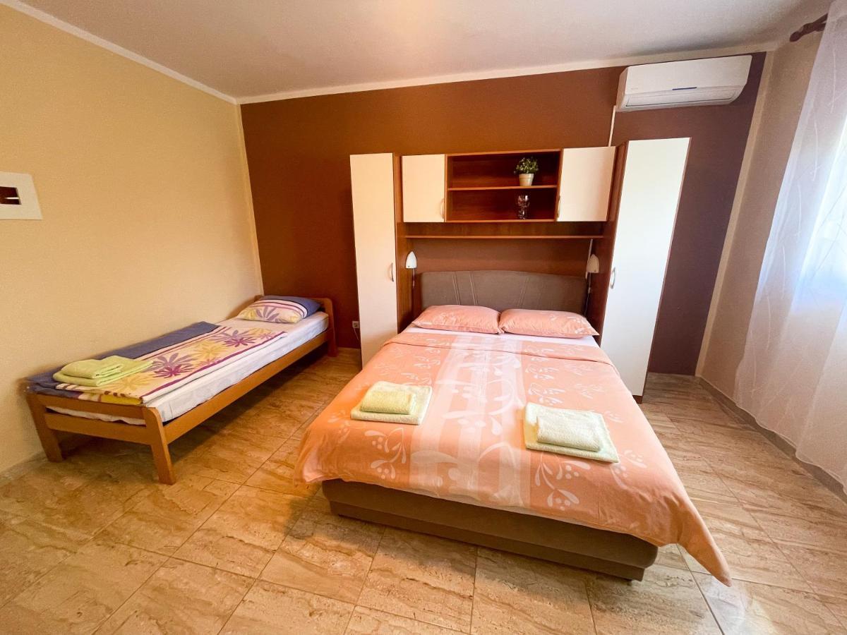 Apartmani Combaj Jadranovo Exteriér fotografie