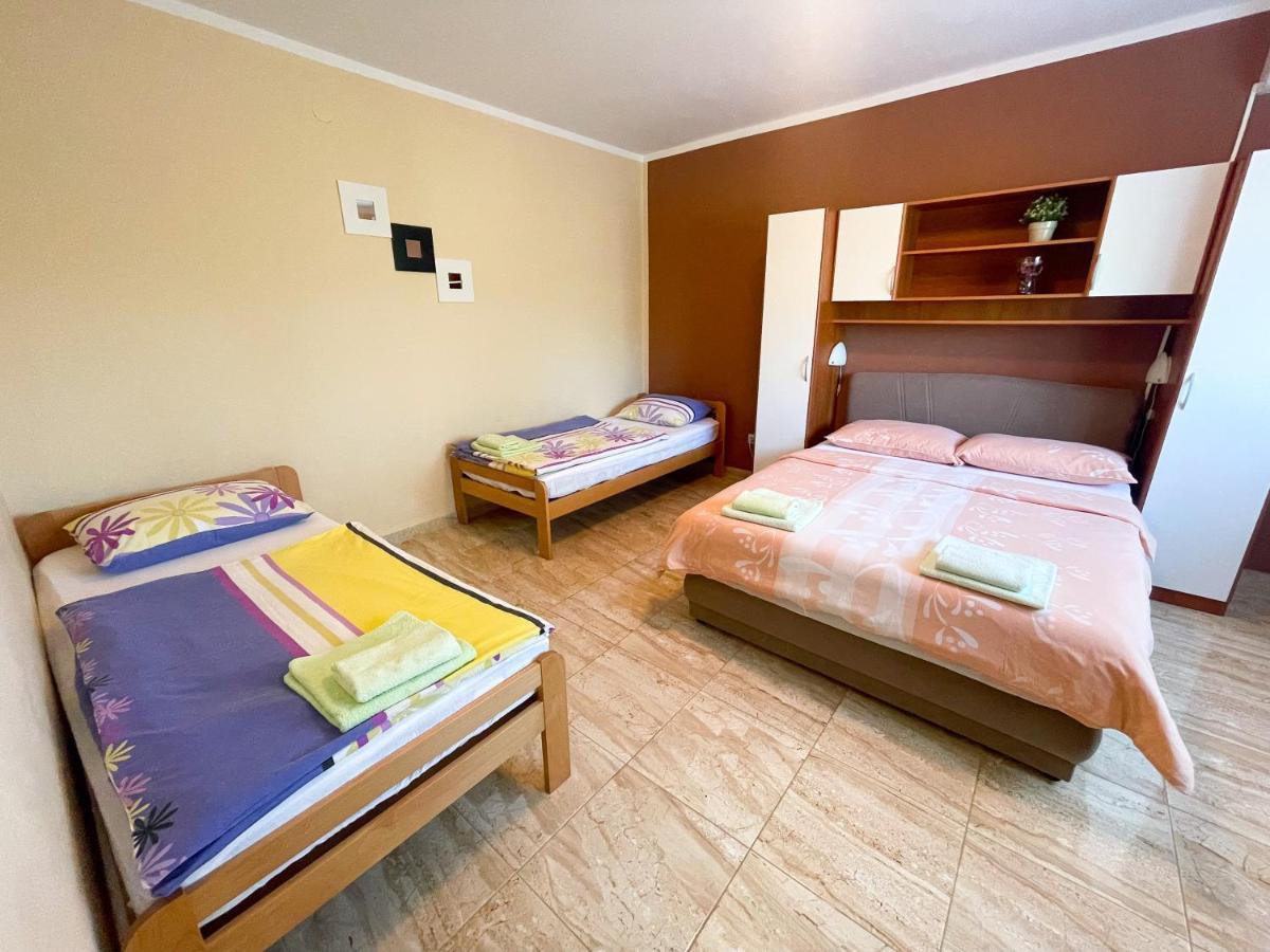 Apartmani Combaj Jadranovo Exteriér fotografie